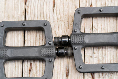 How To: install and remove the pedals