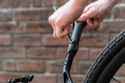 How To: adjust the kickstand